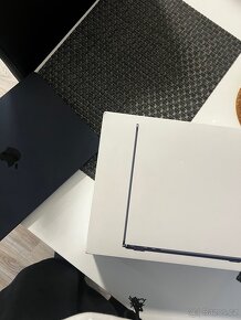 Macbook Air M3 2024 13' Temne inkoustový - Nový - 6