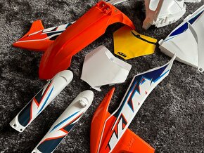 Ktm SX/ exc sada plastov OEM - 6