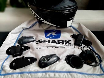 Přilba Shark Spartan Carbon + Interphone F5 double.. TOP - 6