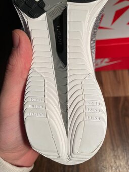 Dámské běžecké boty Nike ZoomX Vaporfly Next % 3 / vel. 36.5 - 6