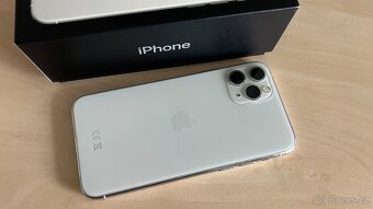 Apple iPhone 11 Pro 64GB, příslušenství, 4500Kč - 6