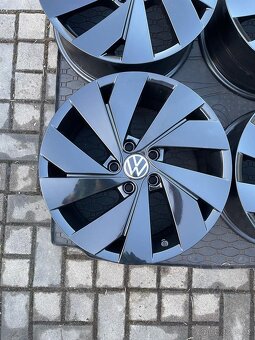 ORIGINÁL Alu Volkswagen Belmont R17, 5x112 - TOP - 6