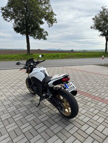 Yamaha FZ8N - 6