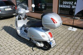 Piaggio Vespa GT 200 - 6