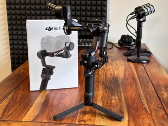 Gimbal DJI Ronin RS 3 + handle + tripod - 6