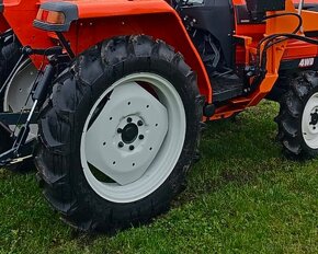 KUBOTA GL 241 4WD s orginalnim nakladačem - 6