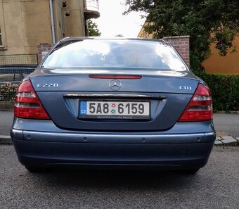 Mercedes-Benz E220 2.2 CDI - koupeno nové v ČR - 6