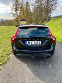 Volvo V60 2.4D 151kw Kinetic, pěkný vůz - 6