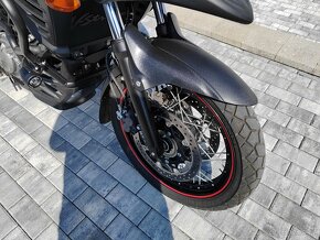 Suzuki dl 650 V-Strom XT abs - 6