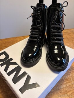 DKNY kotnikové boty - 6