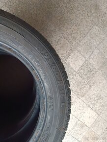 Prodám zimní pneu 195/60 R 16 C. - 6