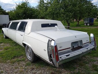 1988 Cadillac Fleetwood Brougham 5.0L, limo. - 6