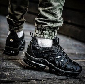 NIKE Air VaporMax PLUS 2019 "Triple black" - 6