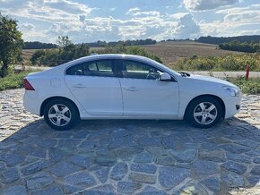 VOLVO S60 / 2.0 D3 120kW / 1. MAJITEL - 6