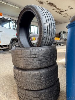 Pirelli P Zero 235/35/19 Dot 22 - 6