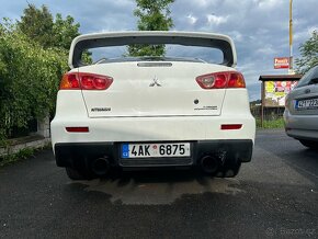 Mitsubishi Lancer Evo X - 6