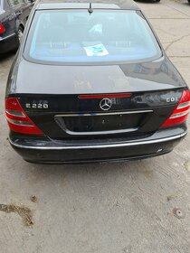 Mercedes W211. 220CDI - 6