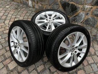 Letní sada Octavia r17 Triu 5x112 - 6