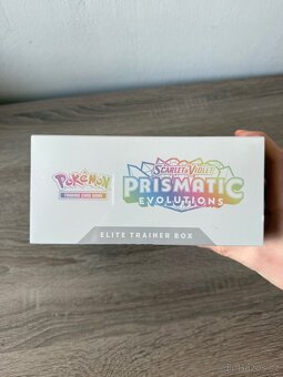 Pokémon Prismatic Evolutions Elite Trainer Box - 6