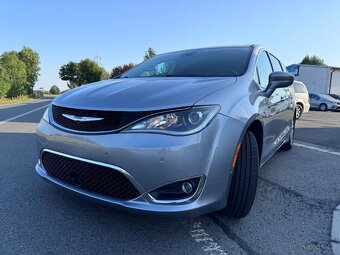 Chrysler Pacifica Grand Caravan 3,6 RU Čocka 2020 - 6