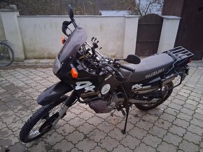 Suzuki DR 650 RSE - 6