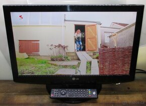 Malá LCD televize LG 55cm (22 palců), nemá DVBT2 - 6