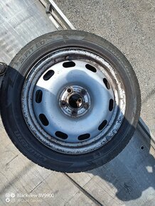 Letní pneu 195/50 R 15 na disku 5x100 Fabie . - 6