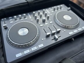 Numark Mixtrack Pro - 6