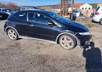 Honda Civic 2,2 i-CTDi Type S nafta manuál 103 kw - 6