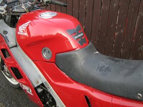 honda vfr 750f RC24 - 6