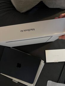 Macbook Air M3 13' Space Gray - Nový - 6