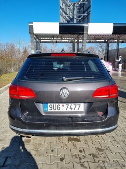 VW Passat B7 Highline 2.0 TDI (2011) – TOP stav, 2 sady kol - 6