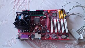 Legendární základní desku MSI KT6V s procesorem a 1GB RAM. - 6