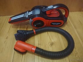 Black & Decker - auto vysavač - 6