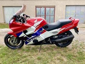 Honda CBR 1000F - 6