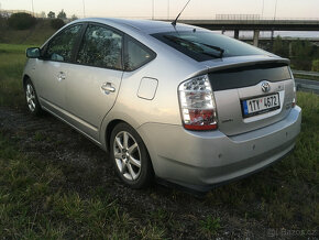 Toyota prius pofacelift nové STK , bezklicovy vstup/start - 6