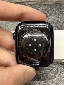 Apple Watch 8 45mm Midnight Celluar + černý pásek - 6