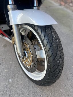 Yamaha FZR 1000 Genesis 1987 - 6