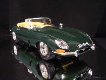 Jaguar E Type Cabriolet zelený Bburago 1/18 - 6