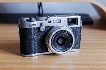 Fujifilm X100F + Squarehood - 6