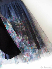 Společenské šaty tmavomodré květované tylové XS 34 - 6