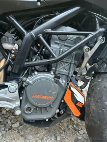 Havarovaná KTM Duke 125 - 6