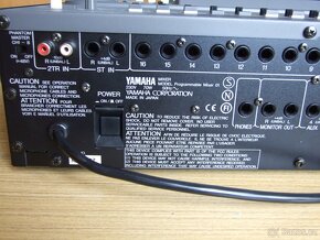 Digitální programovatelný mix Yamaha 01 - 6