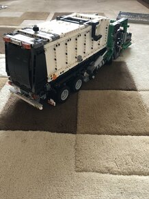 LEGO Technic Mack Anthem + dárek - 6