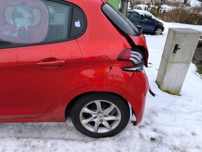 Peugeot 208 1.2 e-Vti  87 km - 6