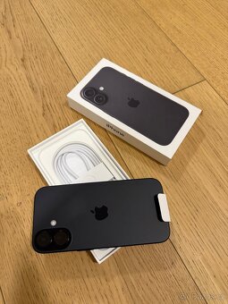 Apple iPhone 16 128GB černý - 6