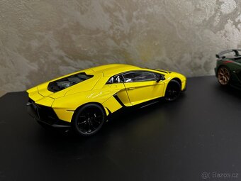 1:18 Lamborghini Aventador 50th Anniversario AUTOart - 6