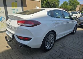 Hyundai i30 1.4-KAMERA-TAŽNÉ-FASTBACK - 6