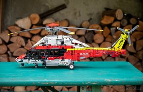 LEGO Technic 42145 Záchranářský vrtulník Airbus H175 - 6