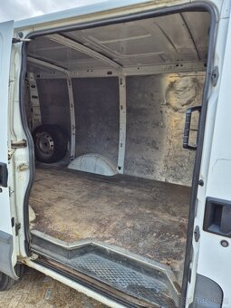 Dodávka Iveco Daily 35S L2H1 2,3 70,5kw - 6